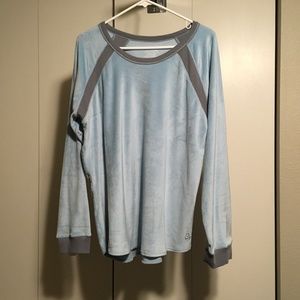 Cuddl Duds ultra velvet fleece top, size large